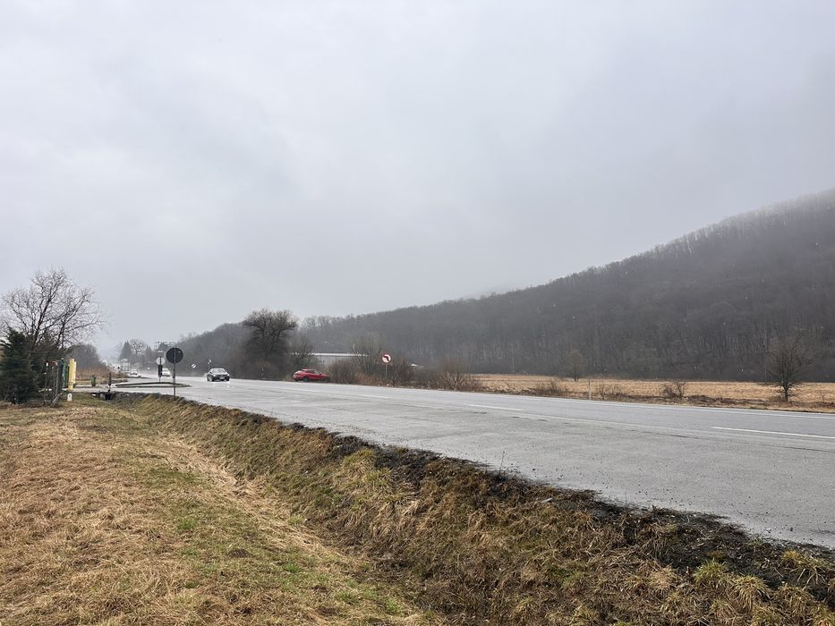 Vand TEREN INTRAVILAN 10.000 m2 ,front 50 ML la DN E-60 CAPUSUL MARE