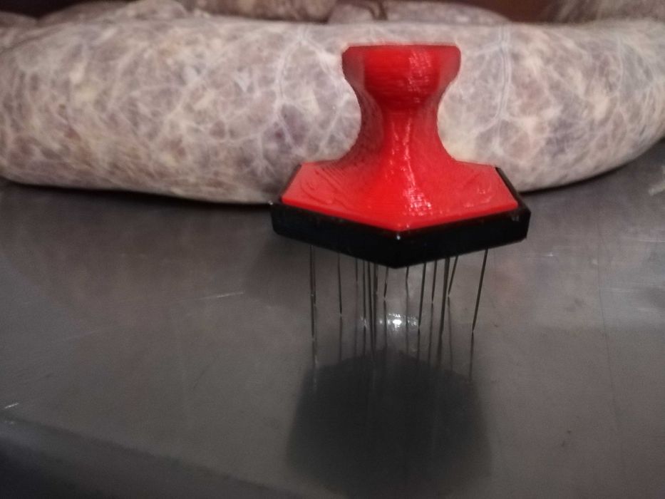 Уред за дупчене на колбаси.