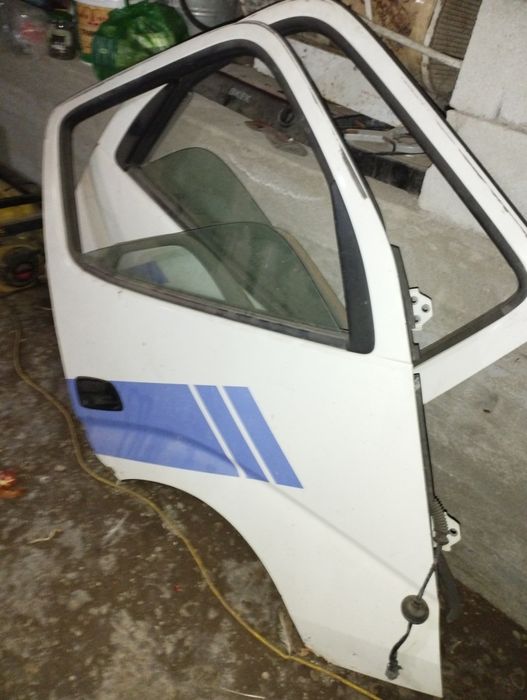 Двери от грузовика