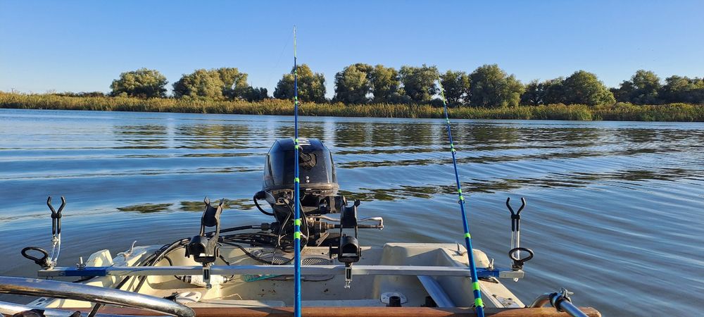 Barca+Motor 20CP+Peridoc=5100 EURO