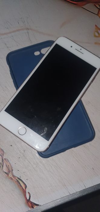 Срочно продам айфон 7+ в хорошем состояние