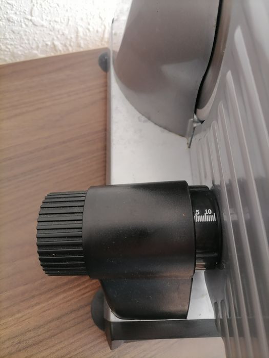 НОВА ЦЕНАМашина за нарязване на колбаси