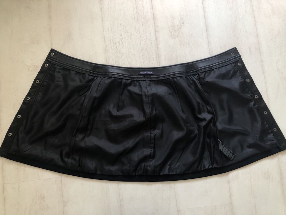 Fusta neagra M&S din piele