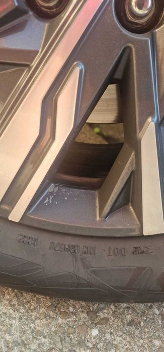 Anvelope 215/65/R17 vara