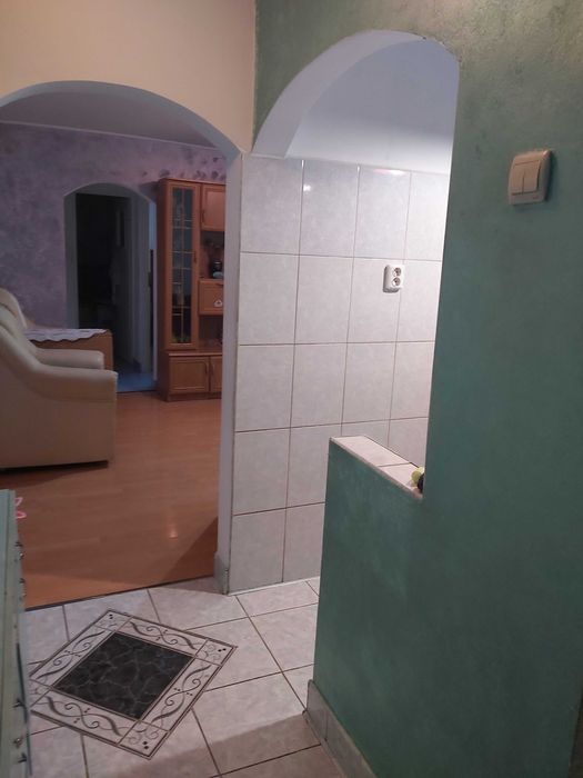 Vand sau schimb Apartament Micro 14 ,3 camere cu teren in COM. Odoreu