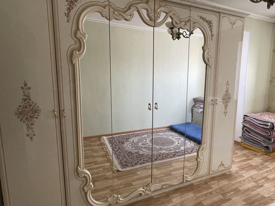 СРОЧНО ПРОДАМ Спальный гарнитур  6 дверная