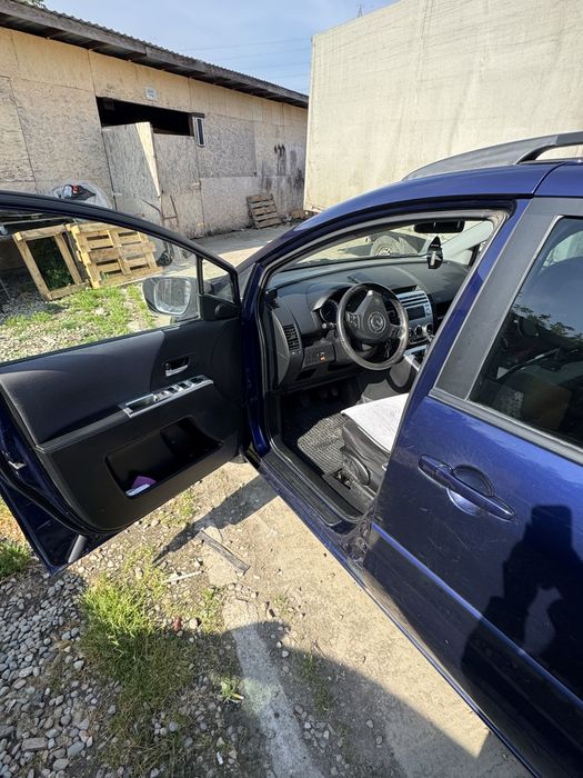 Vand Mazda 5  Diesel cu 7 locuri