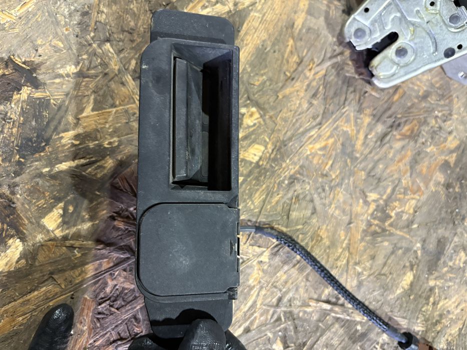 Mercedes w213 Е класа Комби Брава Дръжка Механизъм За Заден Капак