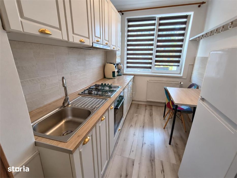 Apartament 2 camere decomandat balcon zona Mihai Viteazu