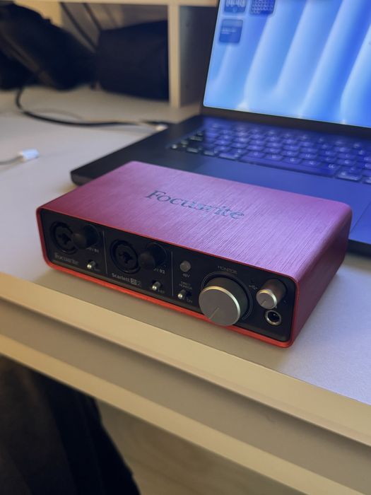 Focusrite scarlett 2i2