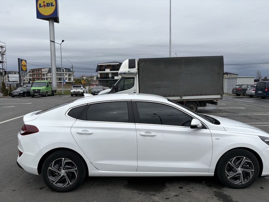 HYUNDAI i30 2023 — imagine 3