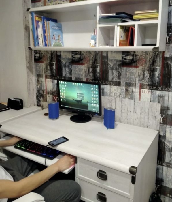 Компьютерный стол + настенная полка BRW