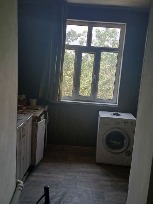 Srochna 3 xonali kvartira sotiladi