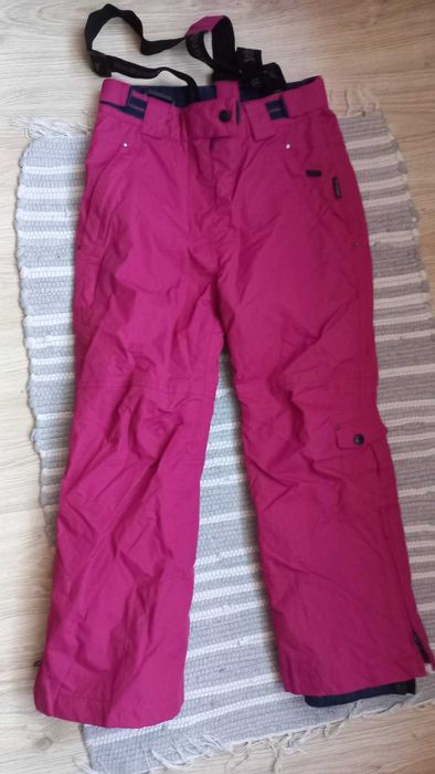 Различни размери ски екипи и якета ,цена за брой-15лв