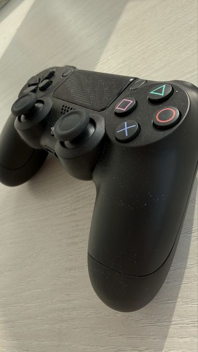 Игровой контроллер Sony Dualshock 4 v2 чёрный