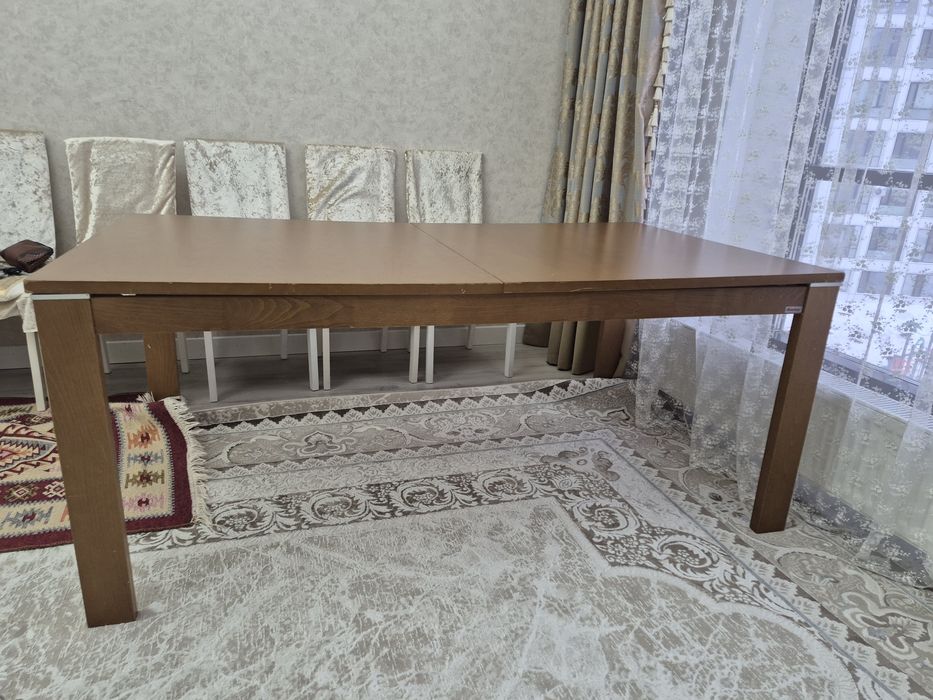 Стол обеденный, для гостиной.
