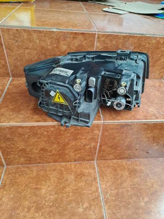 Far stanga Audi A4 B6 Xenon original Europa