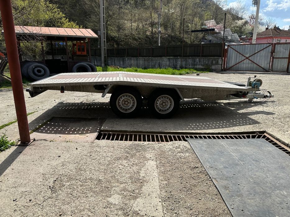 Auto-platforma tip autocar