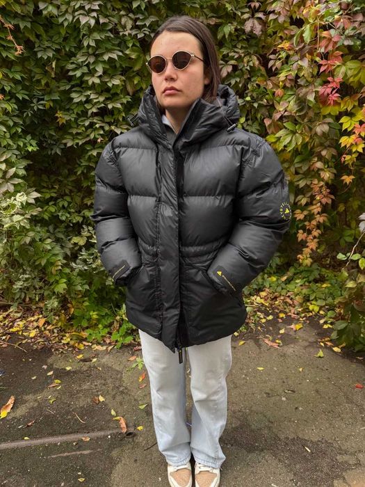 Пуховик Adidas by Stella McCartney