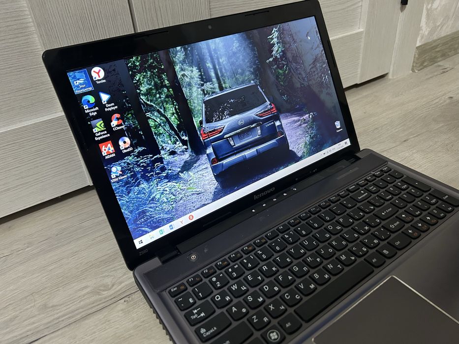 Ноутбук Lenovo i5/ 8 гб RAM/ SSD+ HHD в отличном состоянии