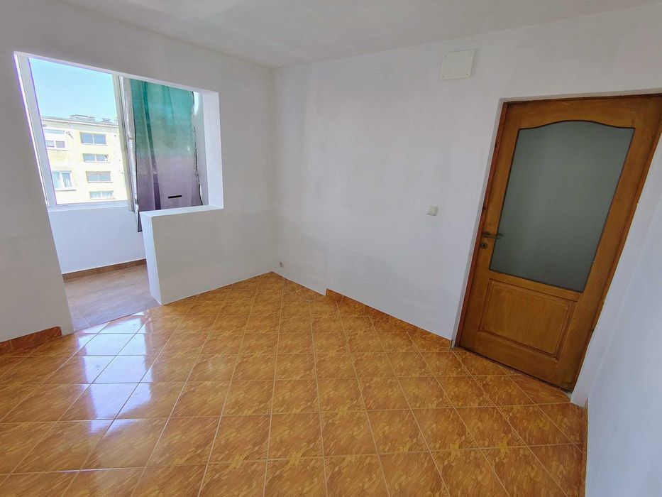 Vând apartament