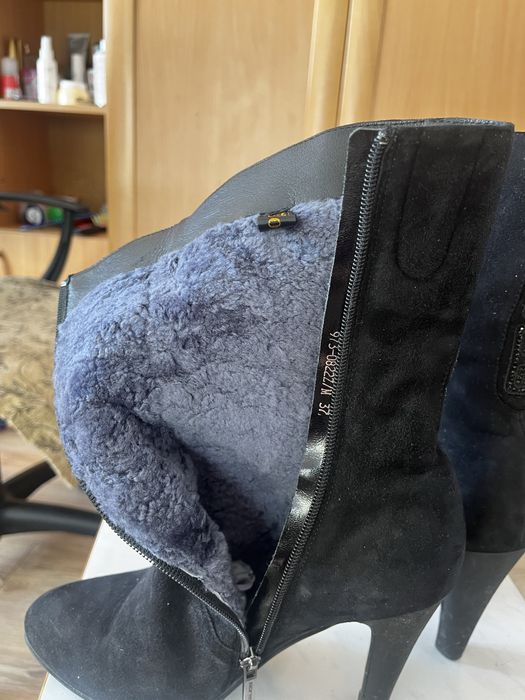 Замшевые полусапожки