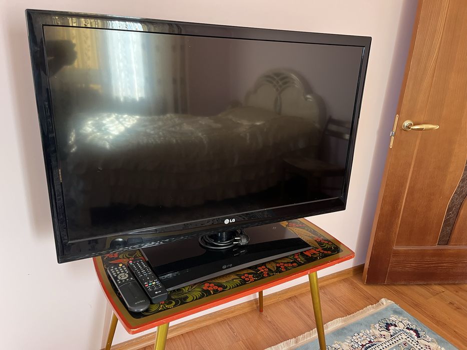 Телевизор LG 42LV3400 в отличном состоянии