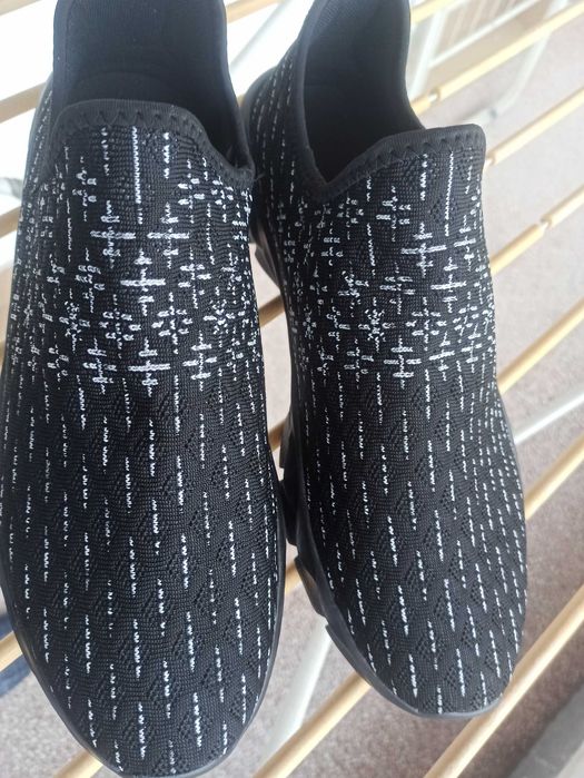 Маратонки 46 номер