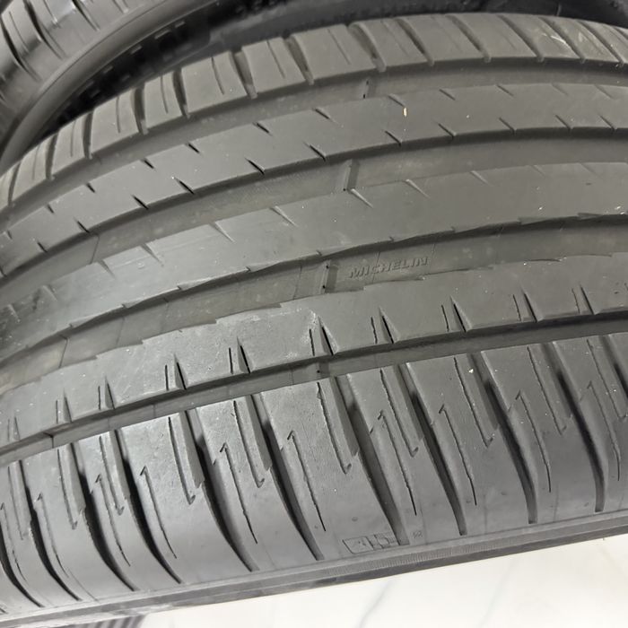 265/45/21 Michelin