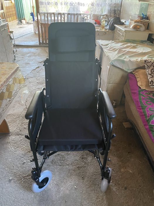 ПРОДАМ Инвалидную коляску с ручным приводом