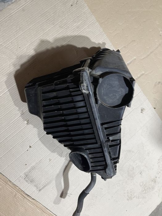 Carcasa filtru aer cu debitmetru Audi Q7 4L 2007-2011