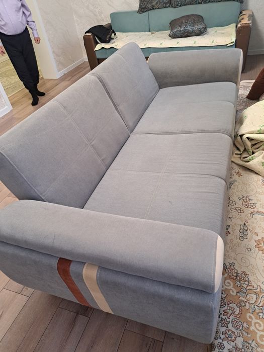 Продам два дивана