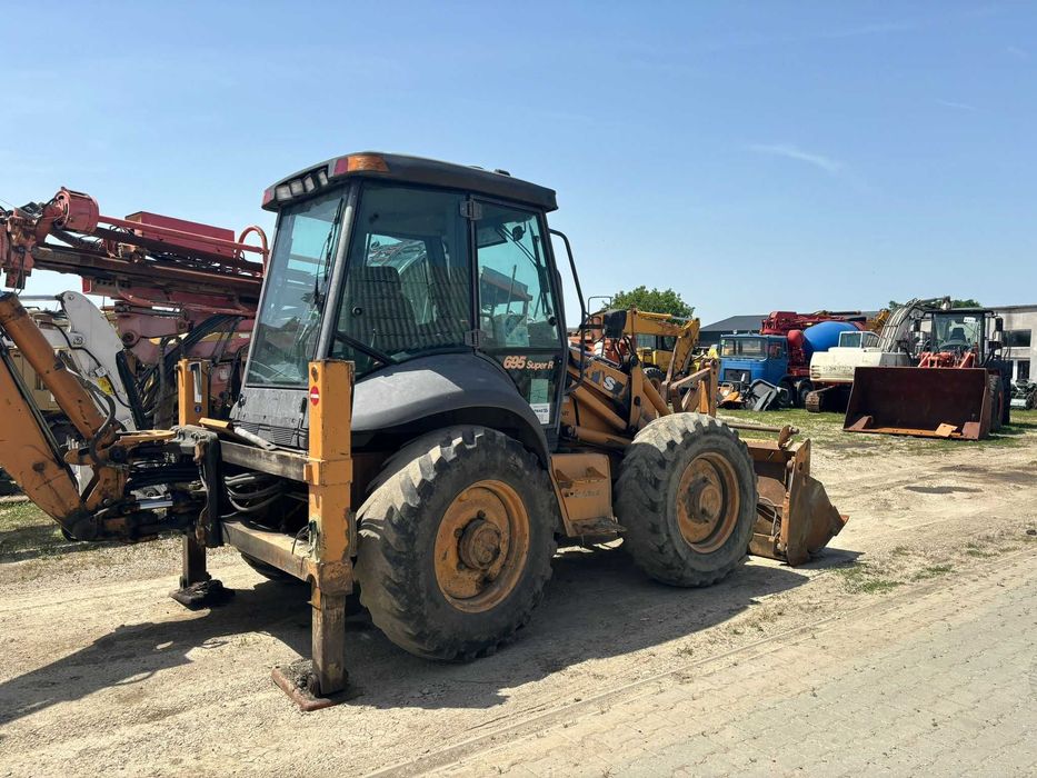 Dezmembrez Buldoexcavator Case 695 Super R , 2008