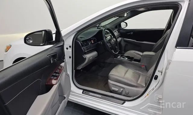 Toyota Camry 50 XLE 2.5