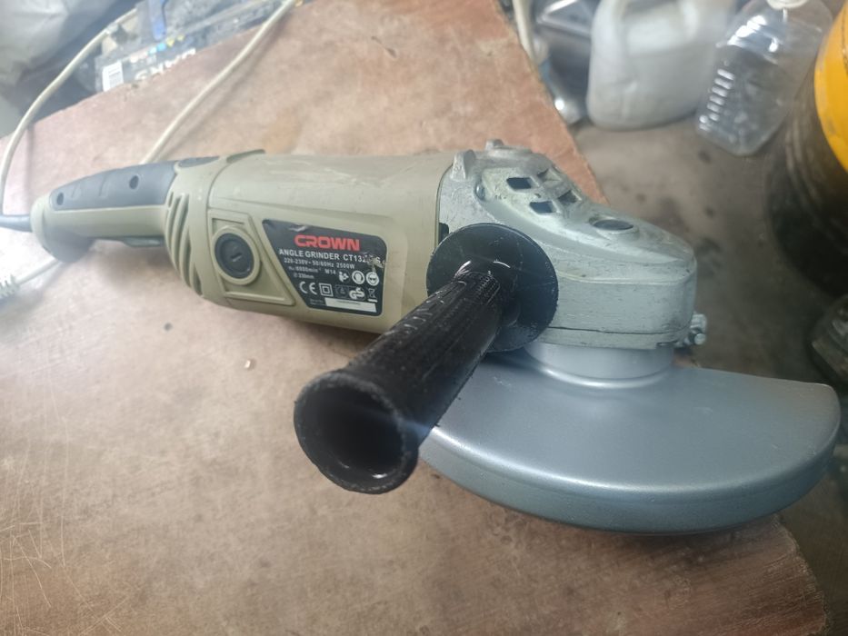 Продам болгарку большой