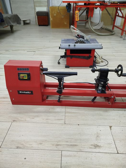 Токарный станок по дереву.