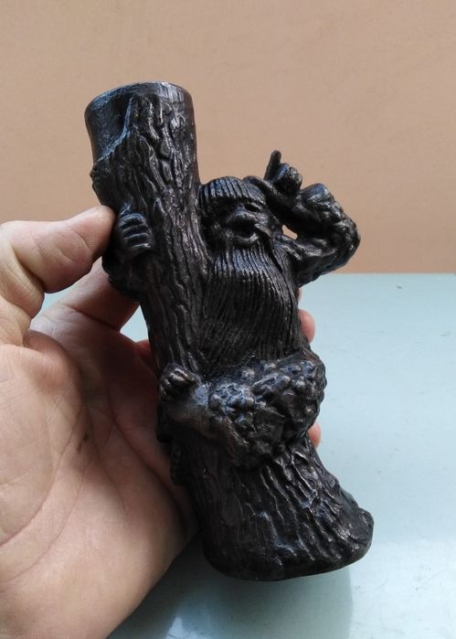 Статуэтки чугунные.