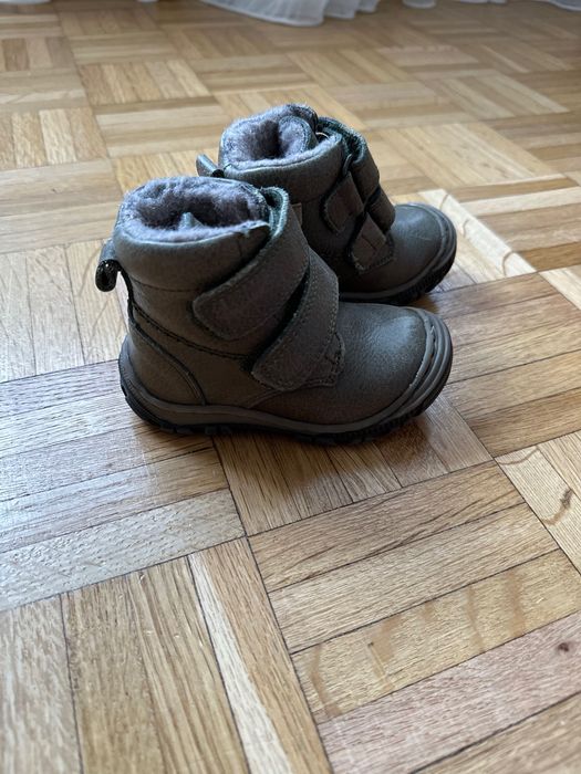 Papuci imblaniti pentru baieti, mărimea 20 si 21, 70 lei 2 perechi