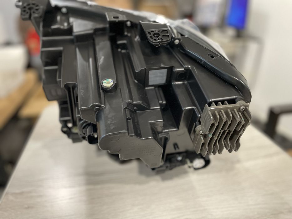 Фара передня правая TANK500