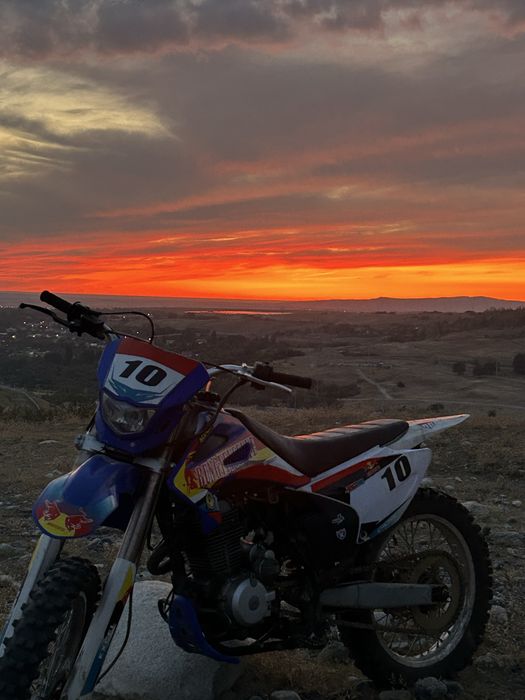 Продам эндуро 250куб