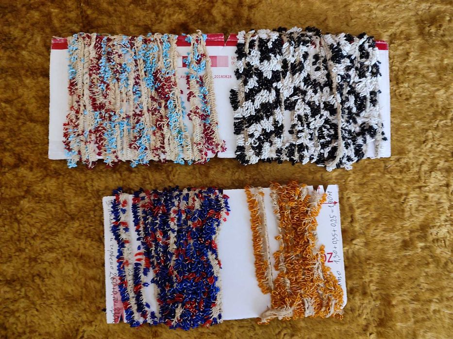 Продавам битови дрехи и тъкани