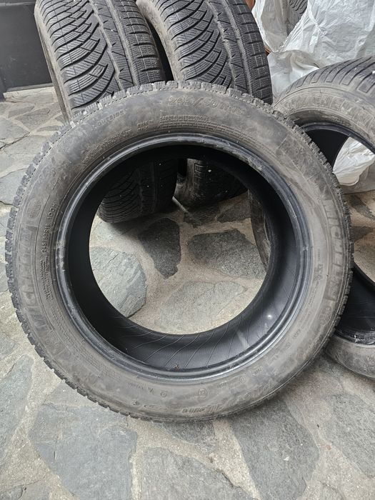 Зимни гуми 245/50/18 RFT BMW