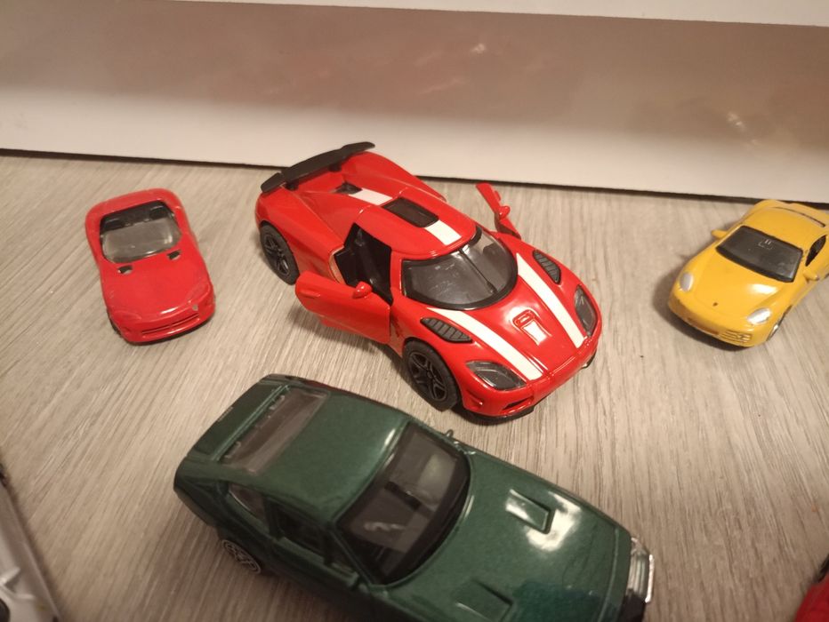 Колички феррари.