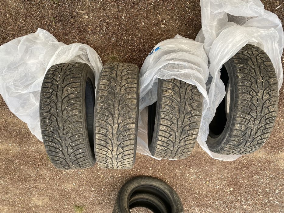 Резина зимняя 215/55 R17