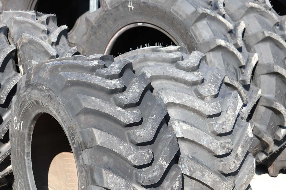 Anvelope 16.0/70-20 Petlas Industriale Noi pentru BuldoExcavator