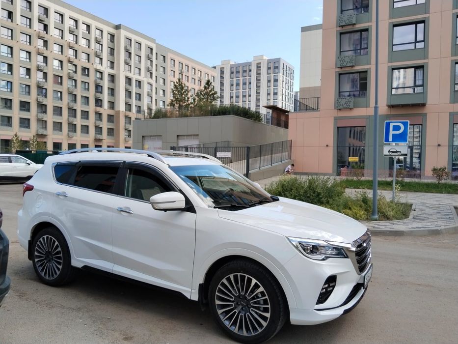 Продам диски с шинами R20