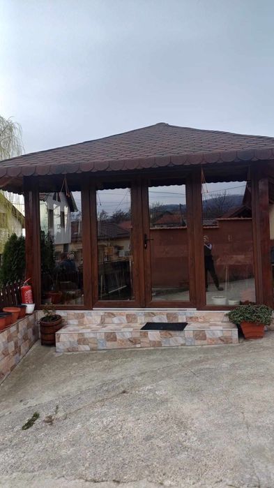 Executam acoperisuri de orice tip