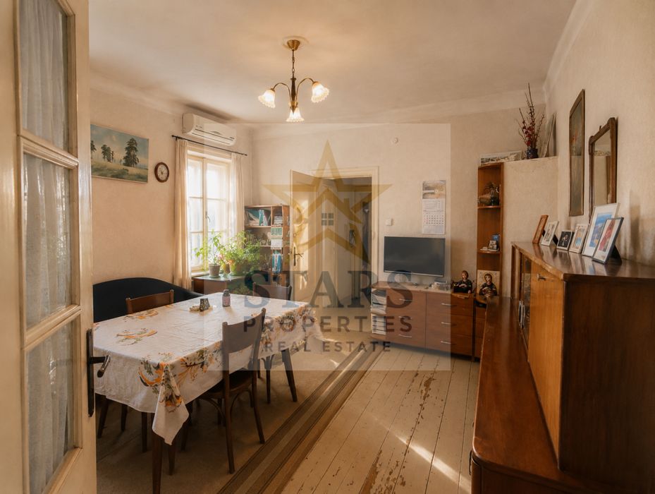 Продава се Тристаен апартамент в Варна, Център - 106 кв.м за 2217 €/кв.м - Снимка #2