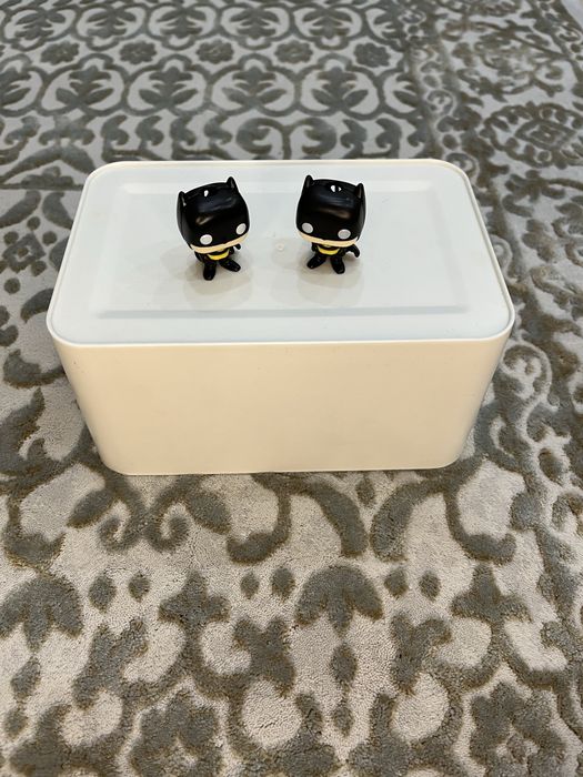 киндер фигурки бетмена  и еще нескольких фугурок