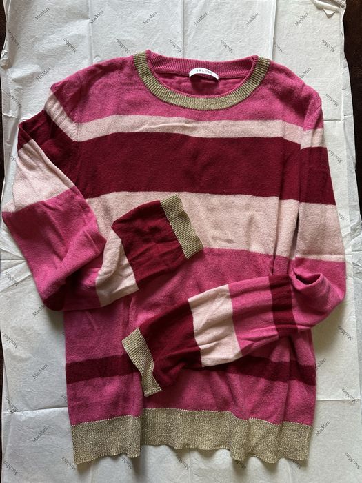 iBlues Max Mara Пуловер + подарък Max&Co черна къса пола